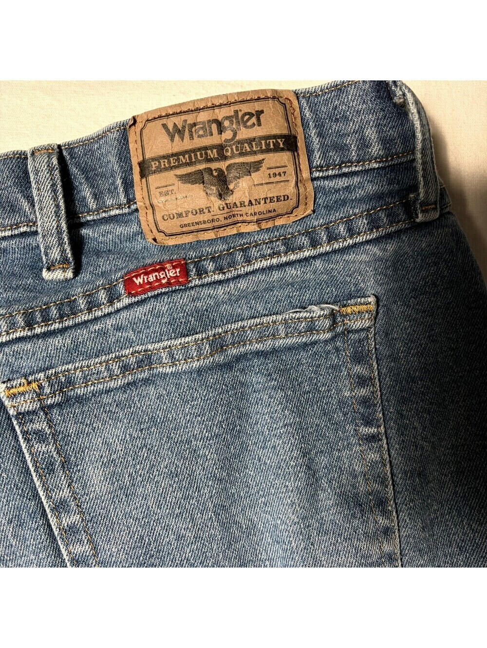 Wrangler Premium Quality Jeans Mens 40x32 Light Wash Denim